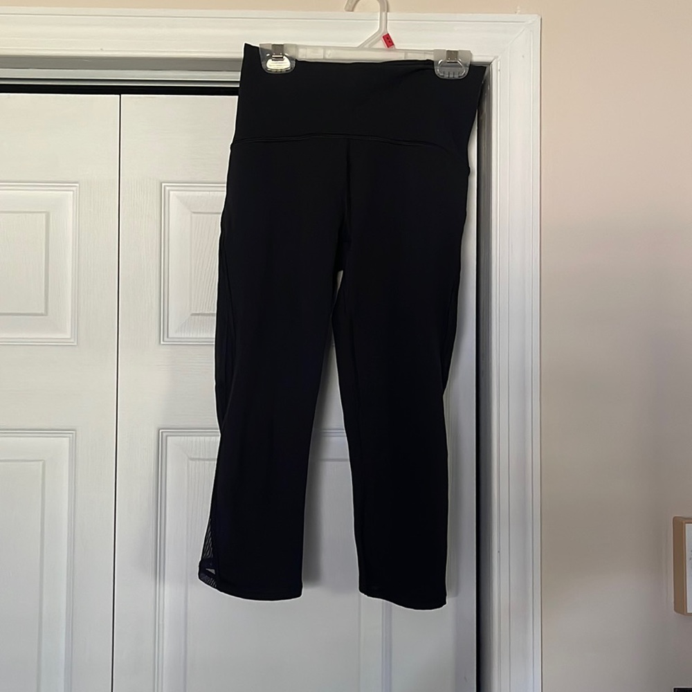 Lululemon mesh crop leggings